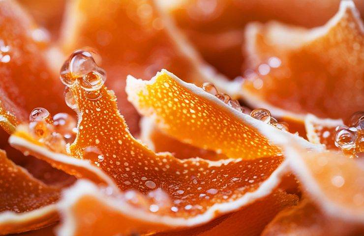 bucce d'arancia rossa 