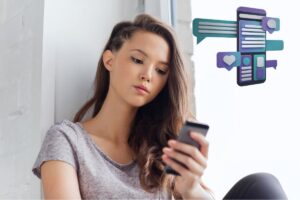 ragazza guarda cellulare